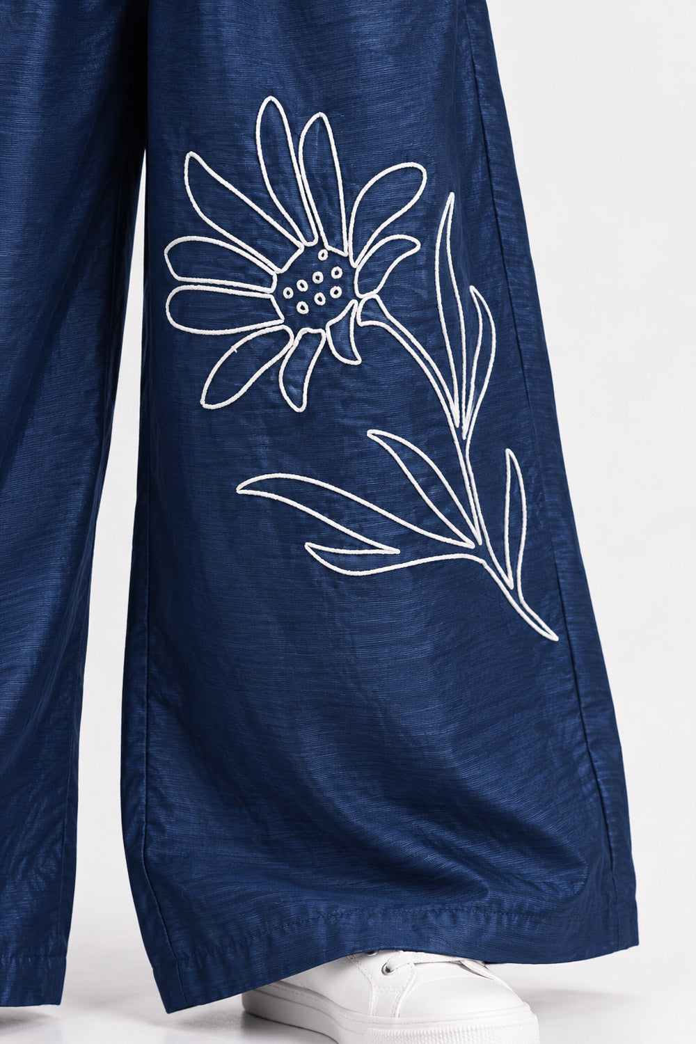 EMBROIDERED TROUSER