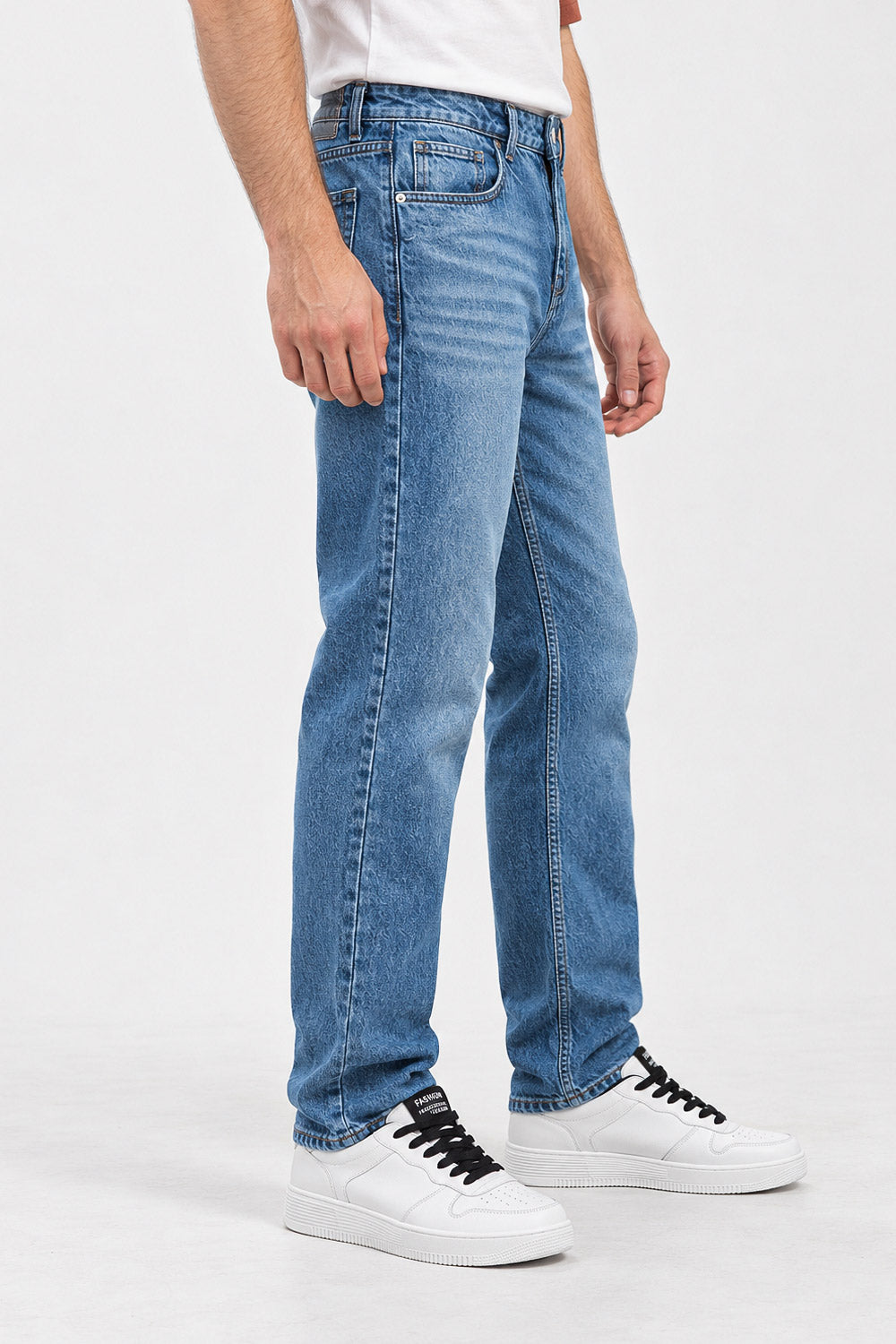 SLIM RELAXED FIT DENIM