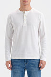 TEXTURED HENLEY TEE