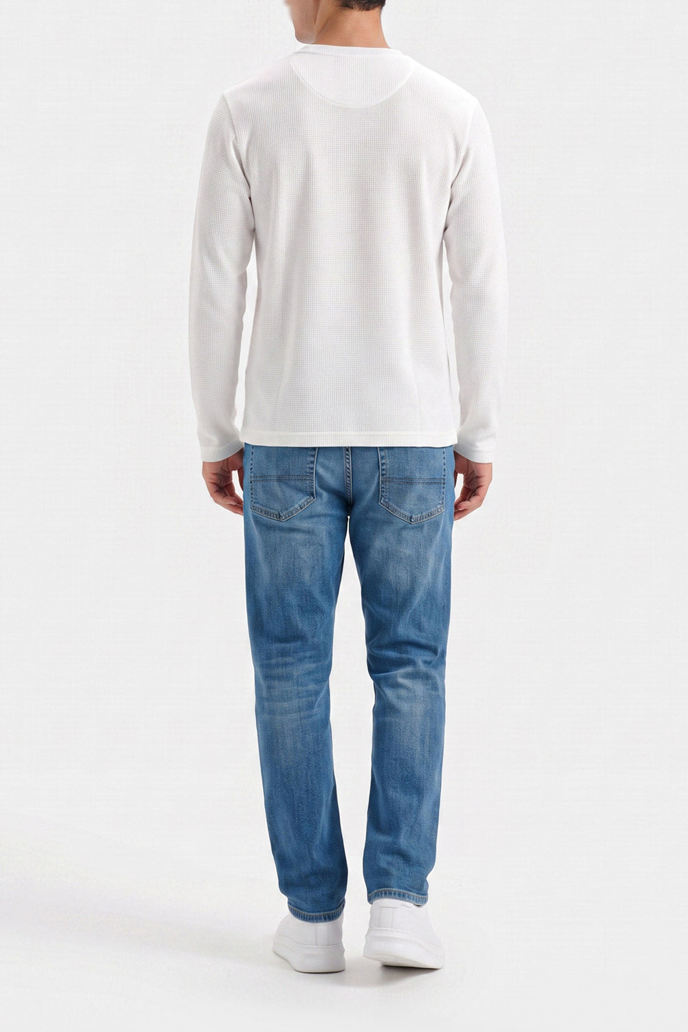 TEXTURED HENLEY TEE