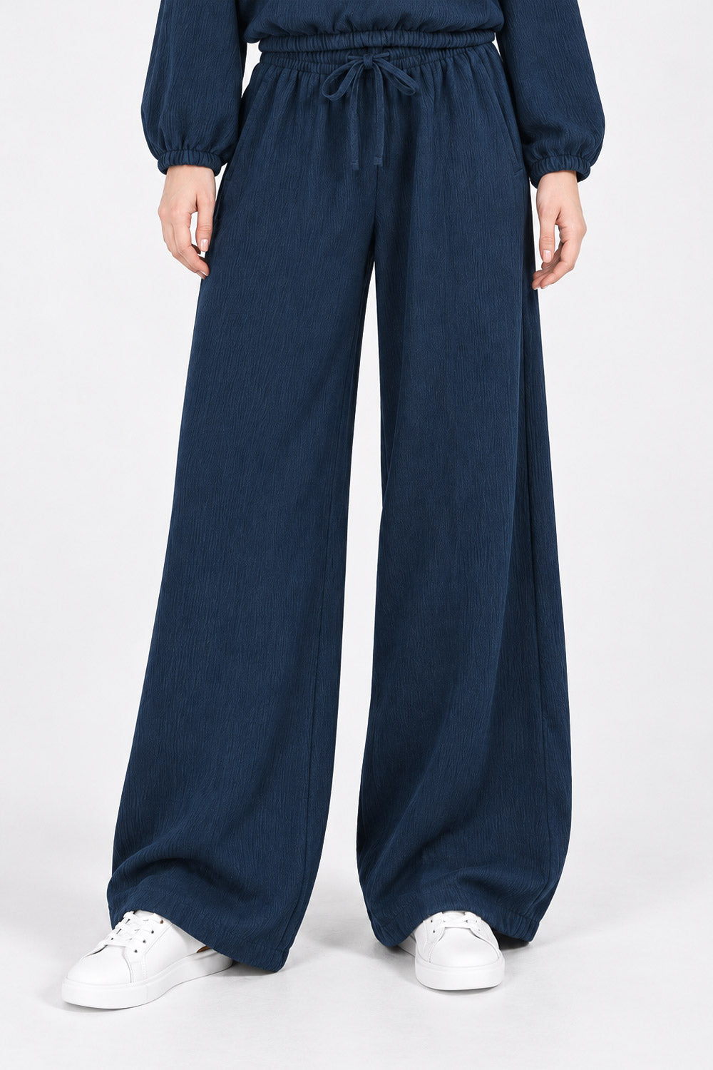 TEXTURED TROUSER