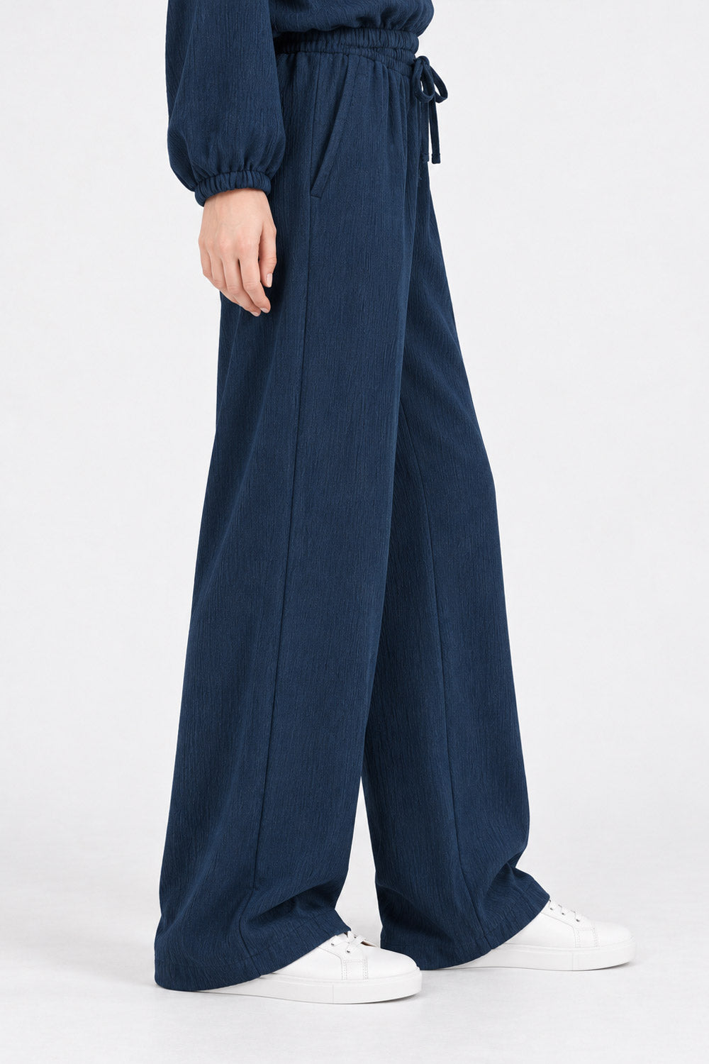 TEXTURED TROUSER