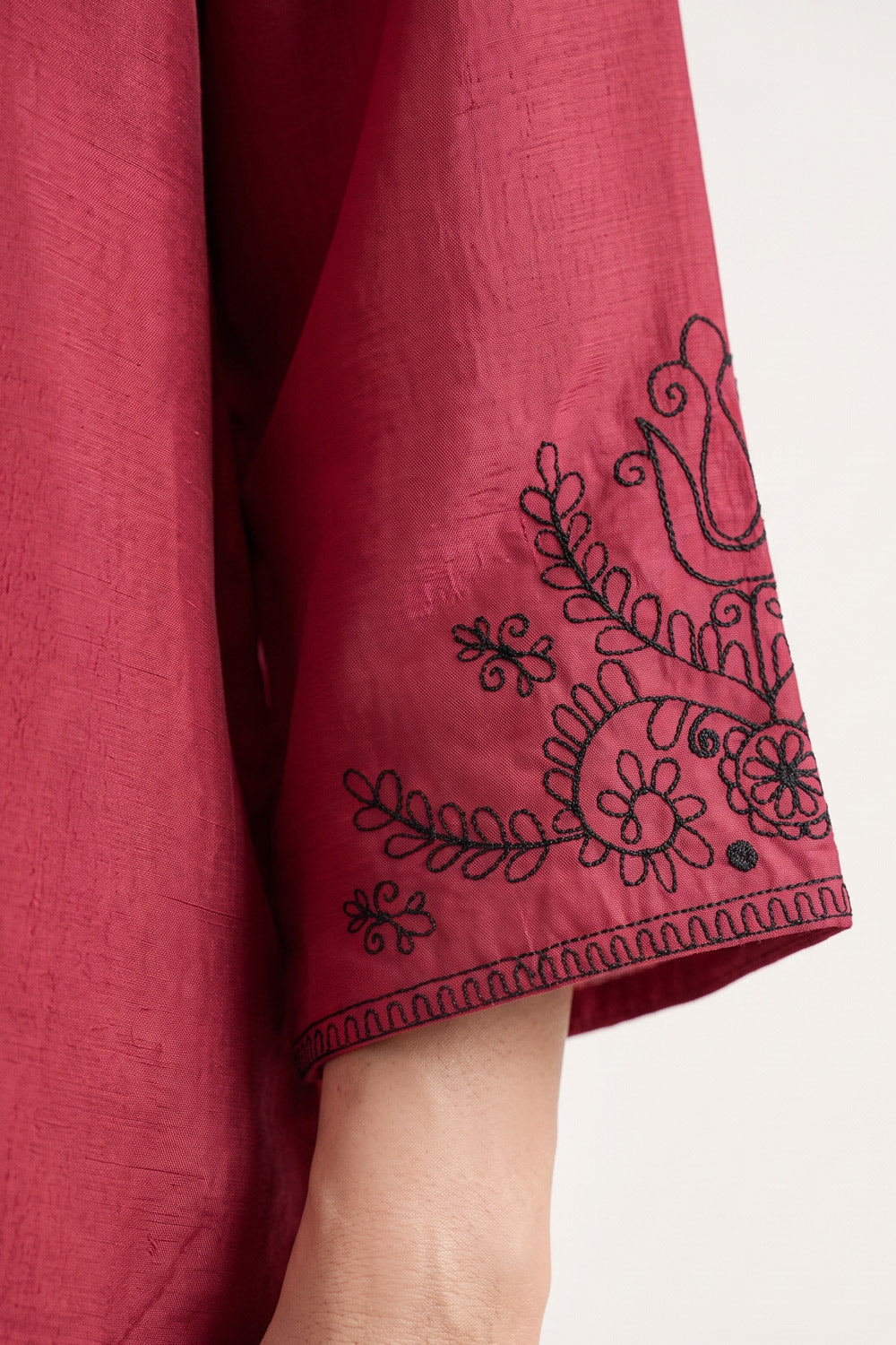 WOMEN EMBROIDERED SUIT