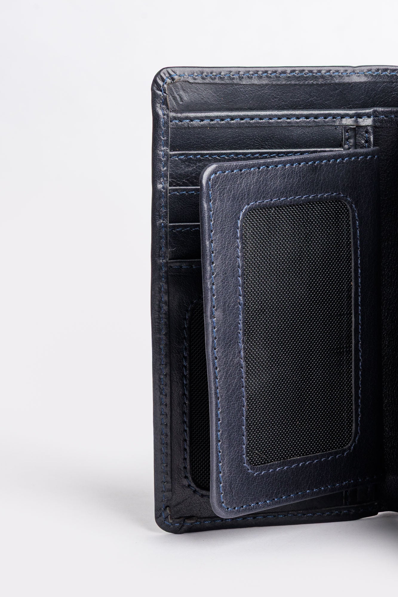 Men's Classic Leather Bifold Wallet